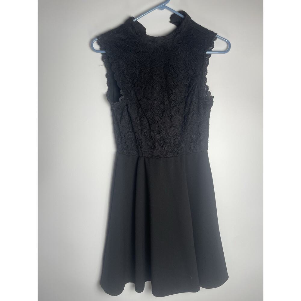 Black Fit-and-Flare Lily Rose Cocktail Dress With Keyhole Back, Small